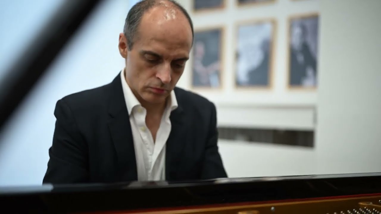 Ivan Yanakov’s official Haydn Sonata performance film
